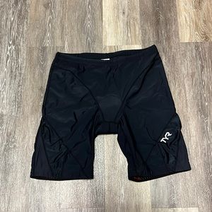 TYR Mens XL Spandex Athletic Shorts